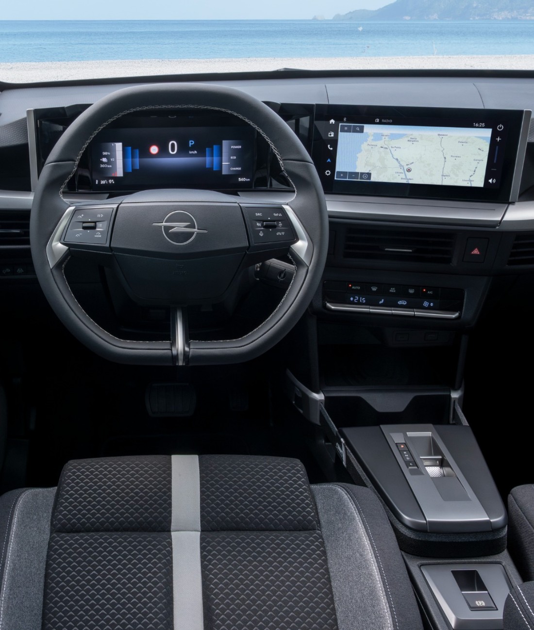 opel frontera inside